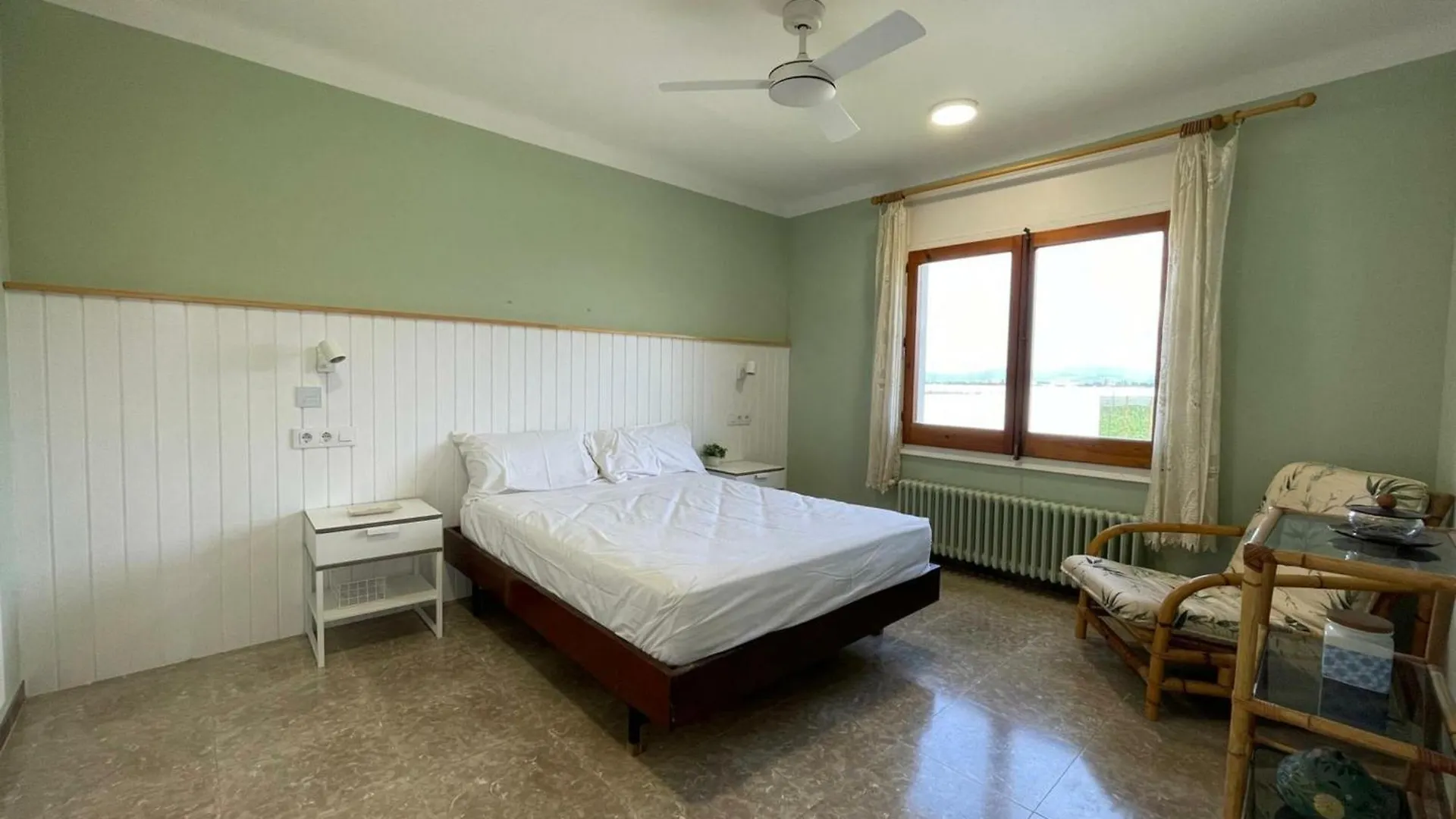 Casa De Vacaciones: A/A, Wifi, Barbacoa, Gran Jardin, Parking, Deporte - Sant Pere Pescador - Es-89-140